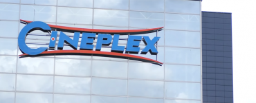 Vorderseite des Cineplex Gebäudes